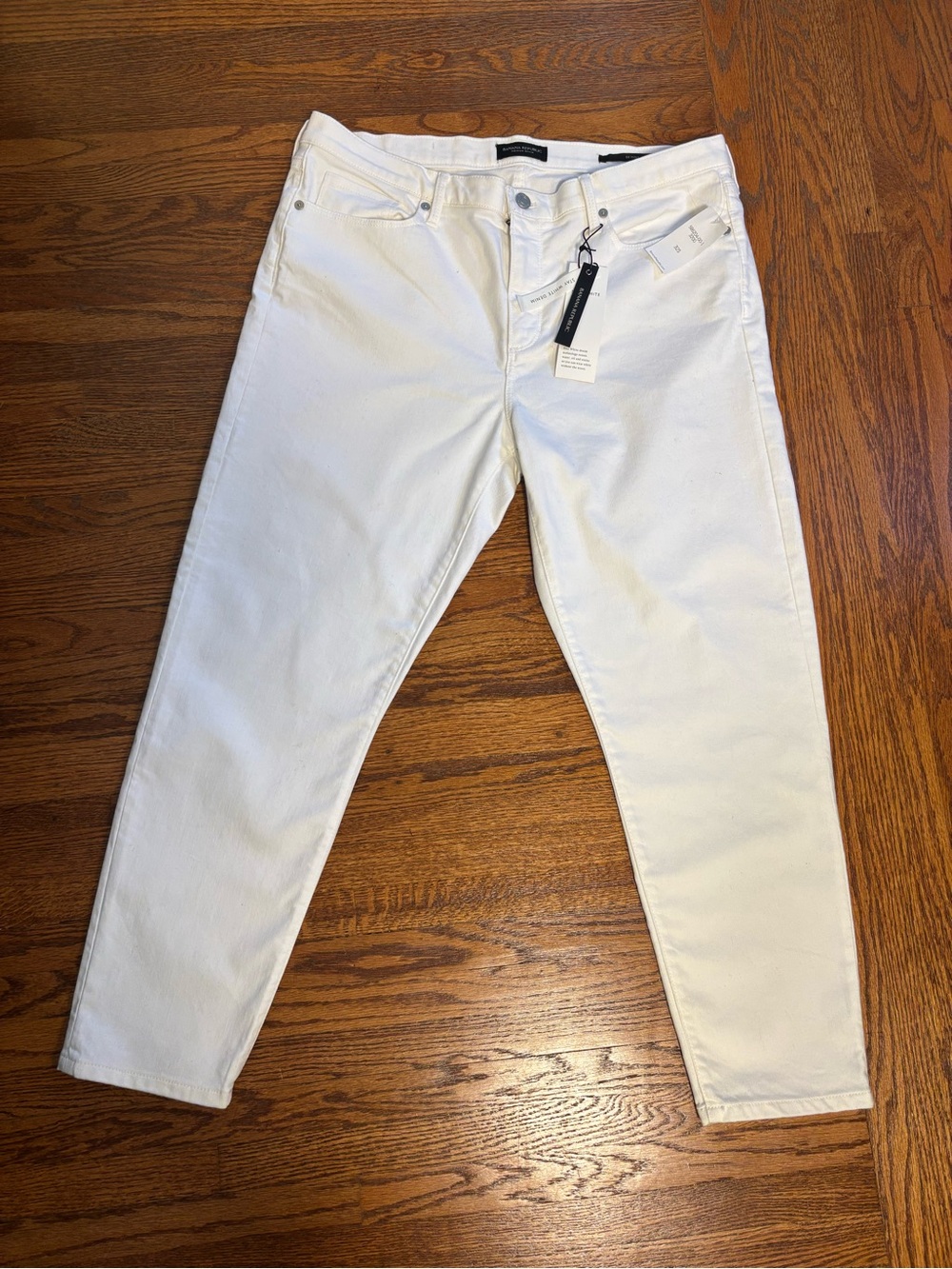 Banana Republic White Cropped Jean - NWT - Size 32 Short